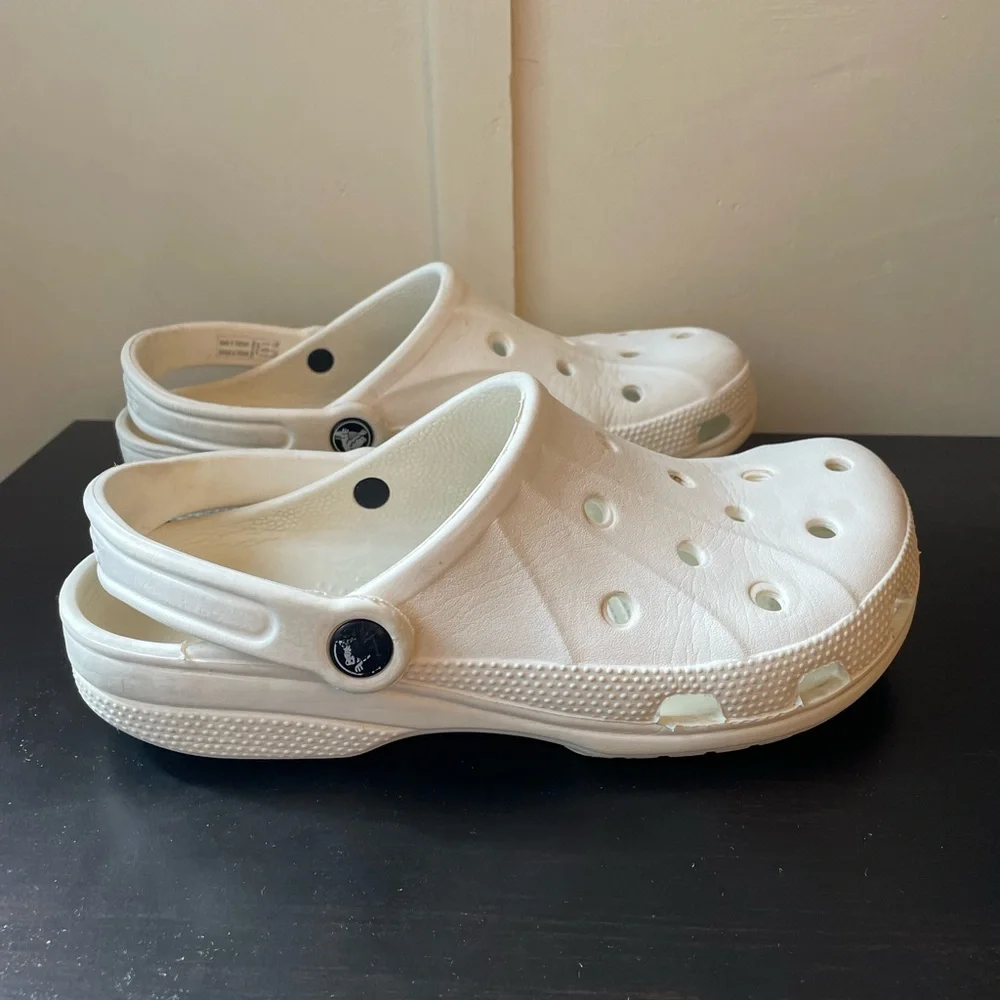 Classic White Crocs - Picture 2 of 9